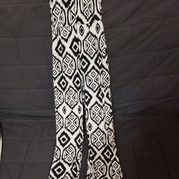 ASOS Flare Leg Black & White Necklace Halter Patterned Jumpsuit NWT 4 Tall - Picture 5 of 7